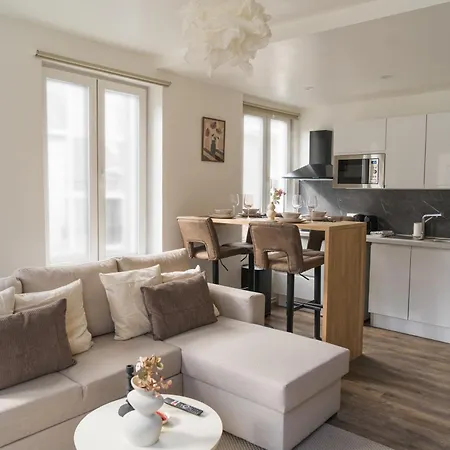 Apartment Lovely 1br & 1lr For 4p, Only 15 Min Walk To Center *