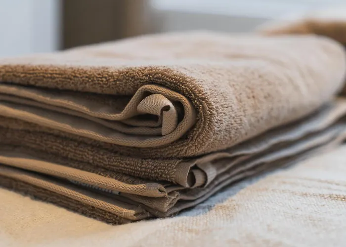 Apartment Lovely 1br & 1lr For 4p, Only 15 Min Walk To Center