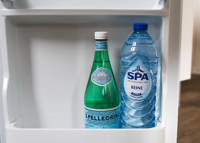 Lovely 1br & 1lr For 4p, Only 15 Min Walk To Center Apartment *